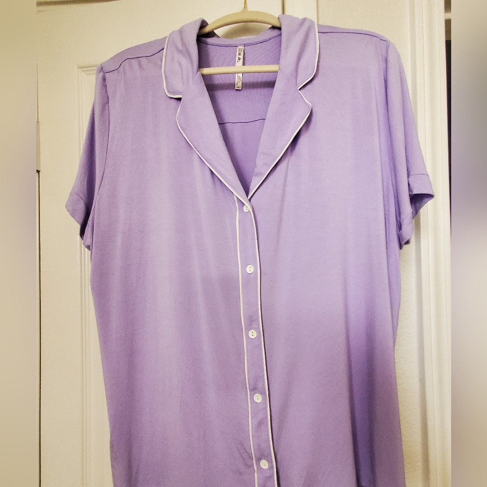 SOMA Sleep Top Short Sleeve Button Down With Piping Side Slits XXL Wild Lavender